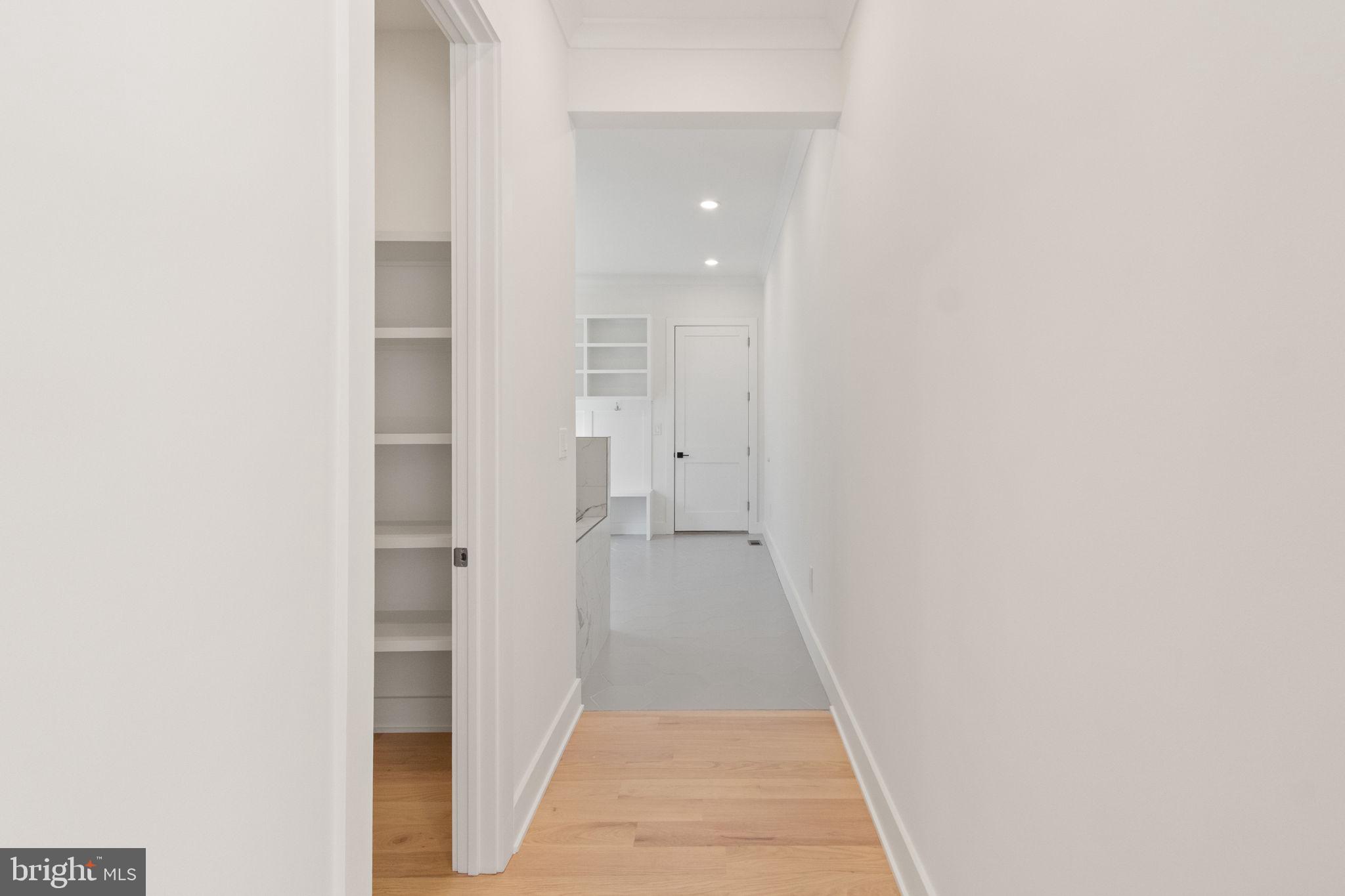 WOOD RUSSELL - Residential