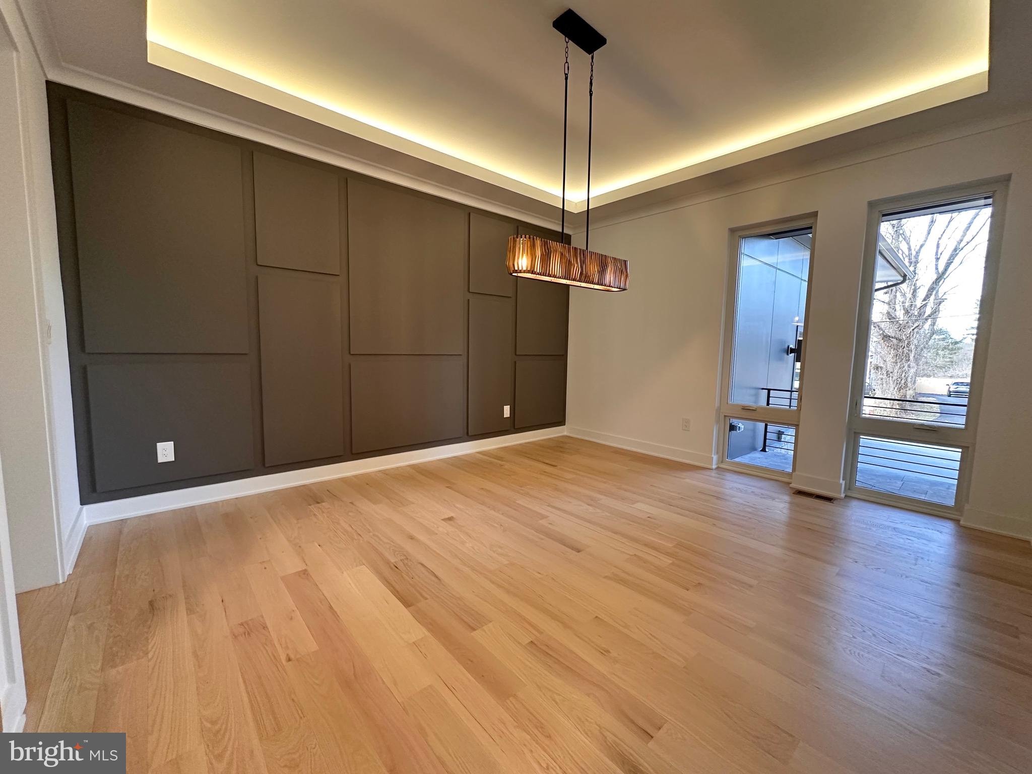 WOOD RUSSELL - Residential