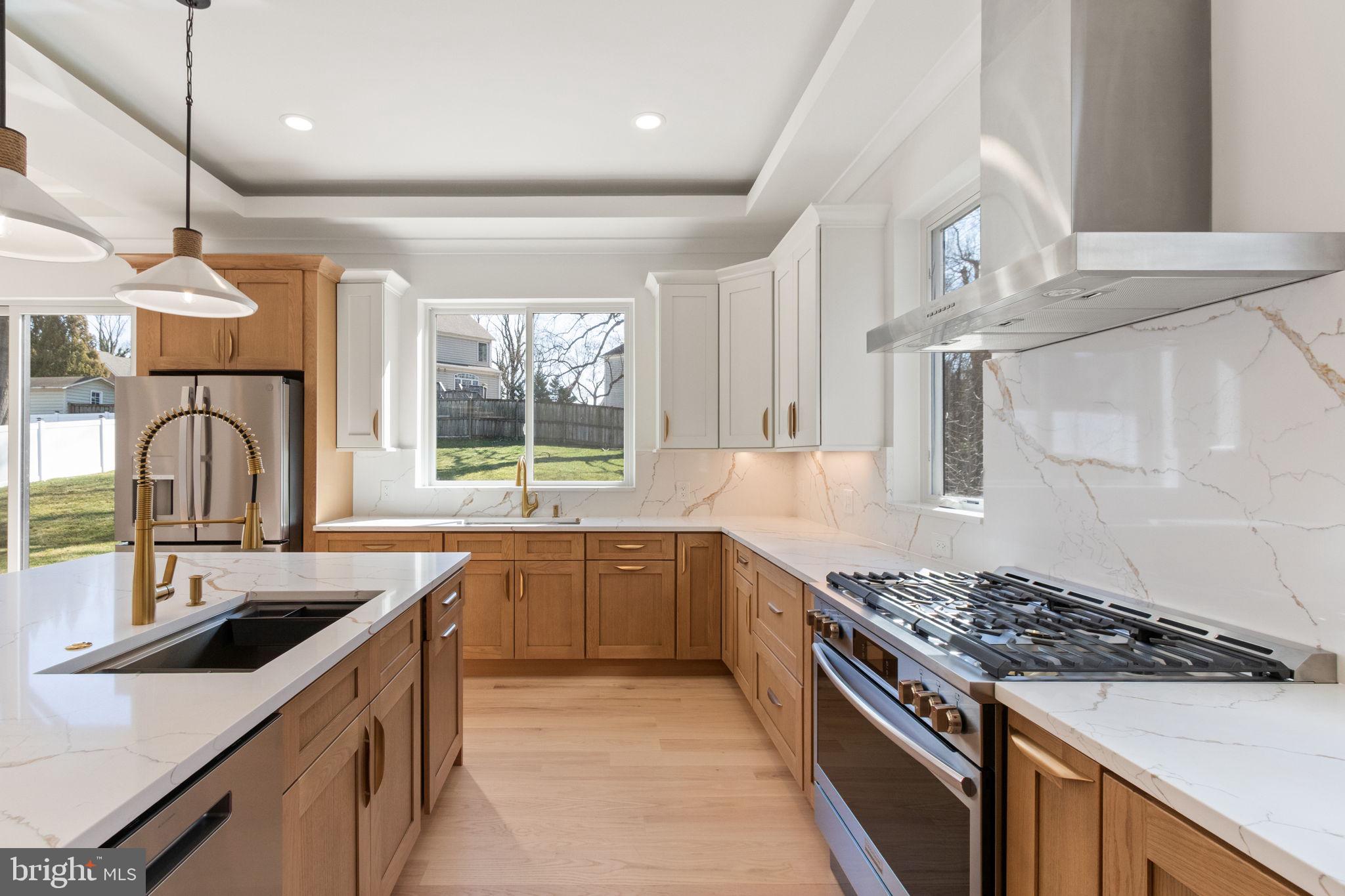 WOOD RUSSELL - Residential