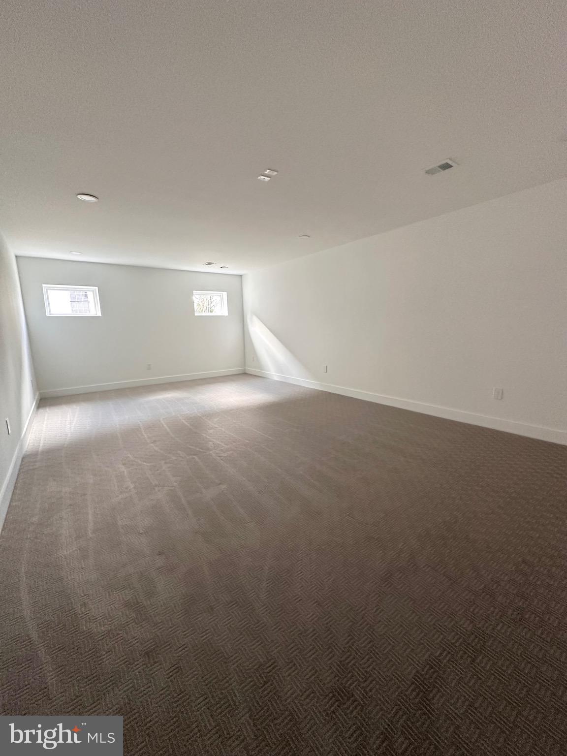 WOOD RUSSELL - Residential