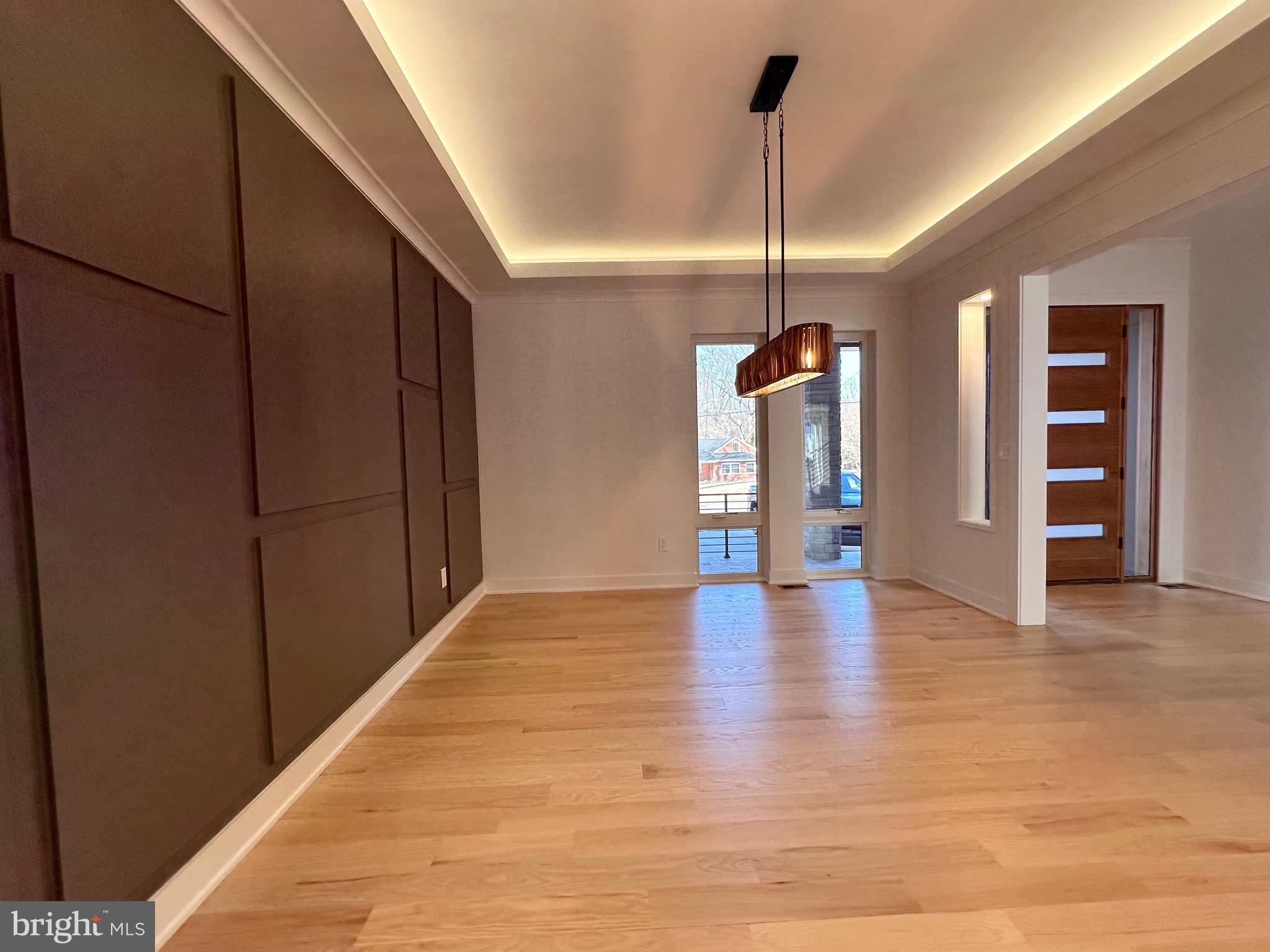 WOOD RUSSELL - Residential