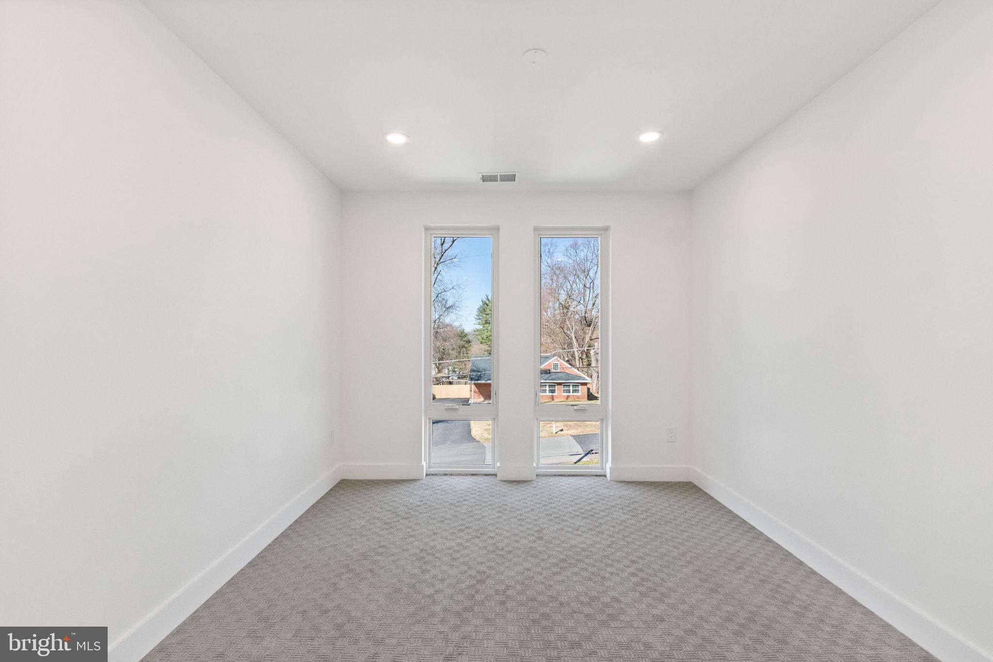 WOOD RUSSELL - Residential