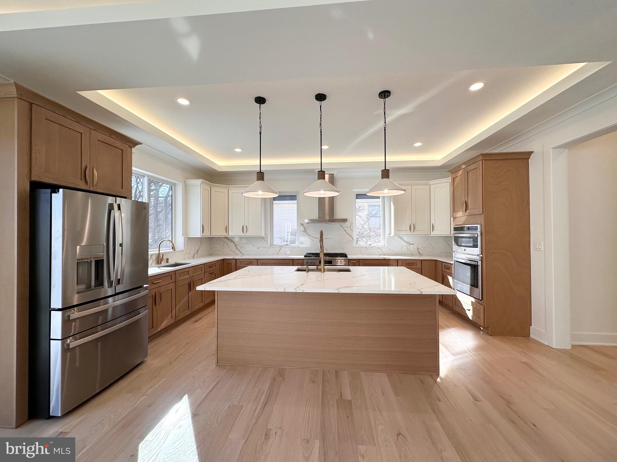 WOOD RUSSELL - Residential