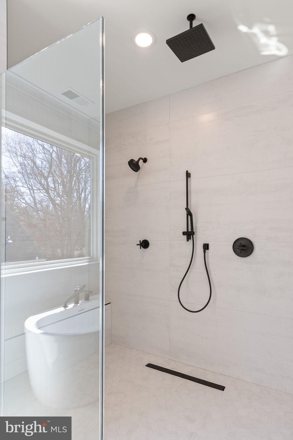 WOOD RUSSELL - Residential