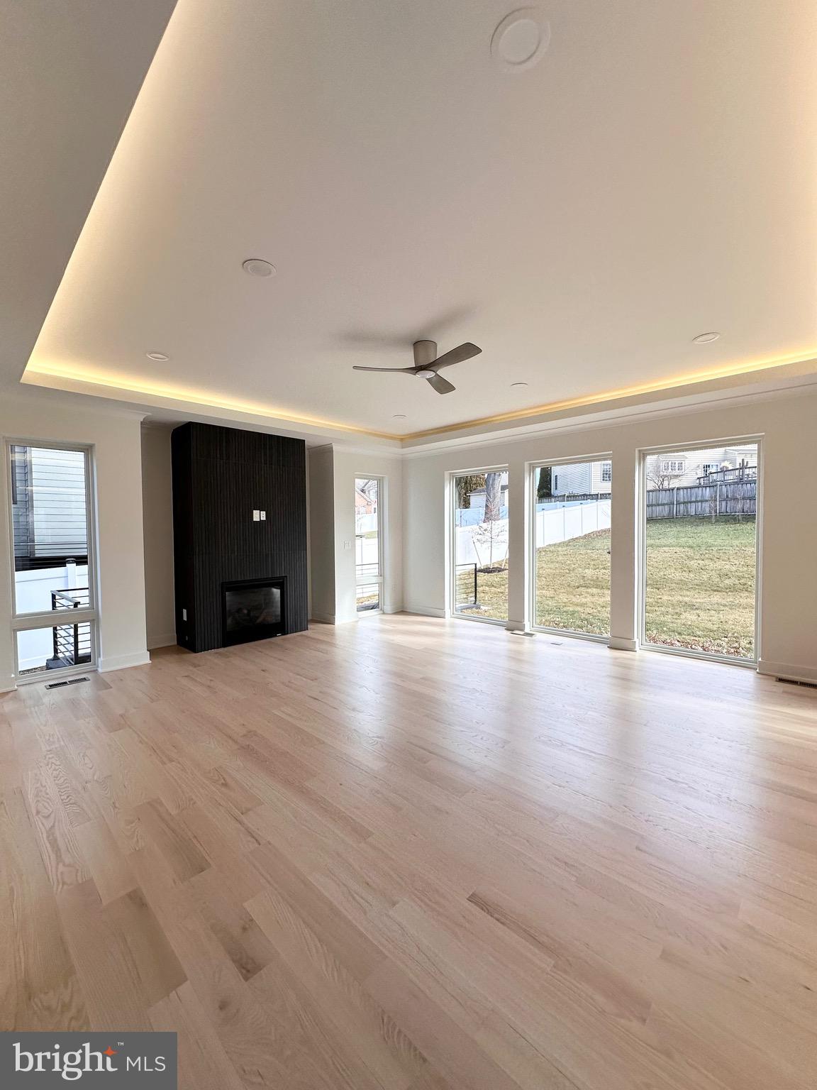 WOOD RUSSELL - Residential