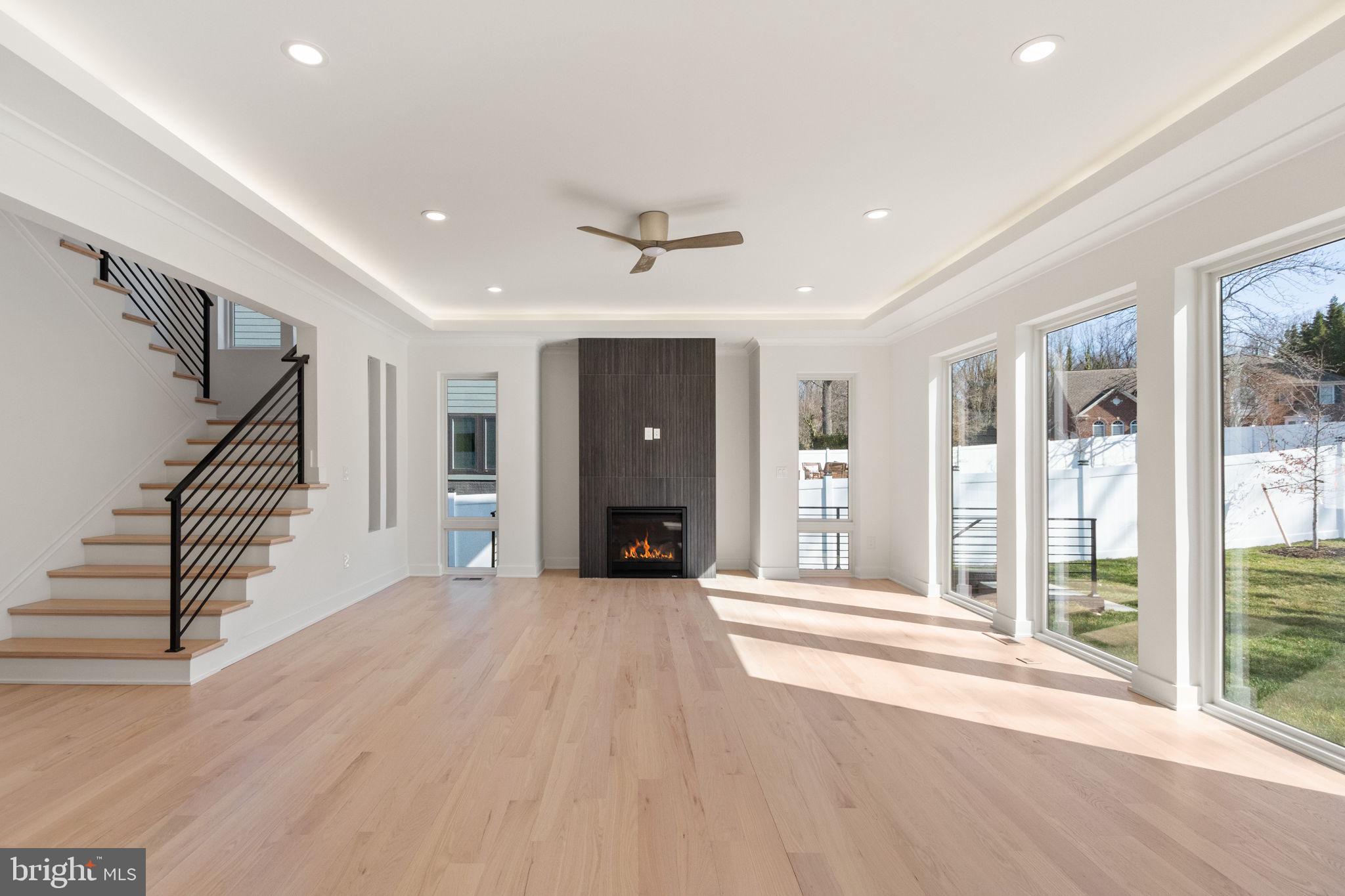 WOOD RUSSELL - Residential