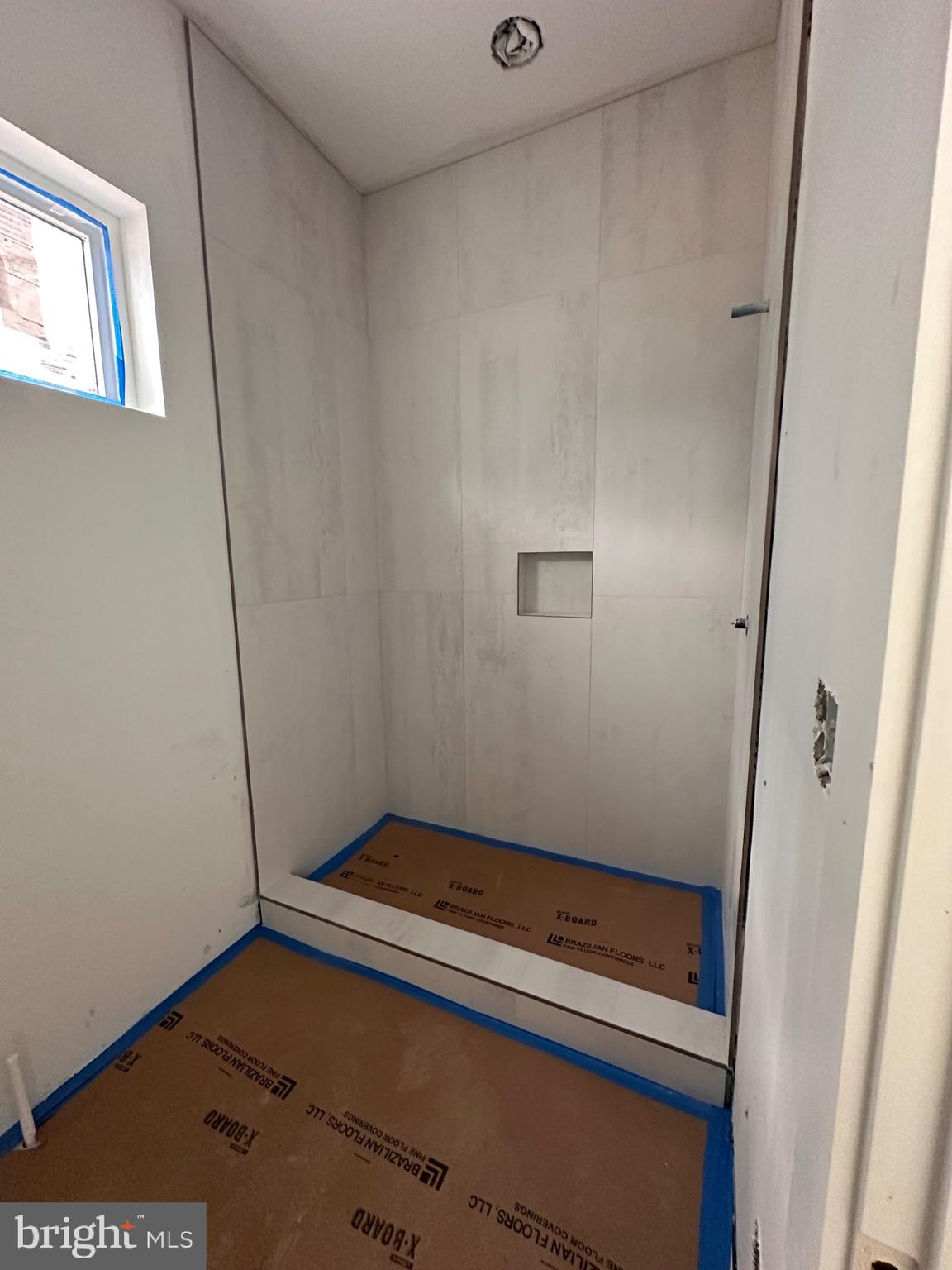 WOOD RUSSELL - Residential