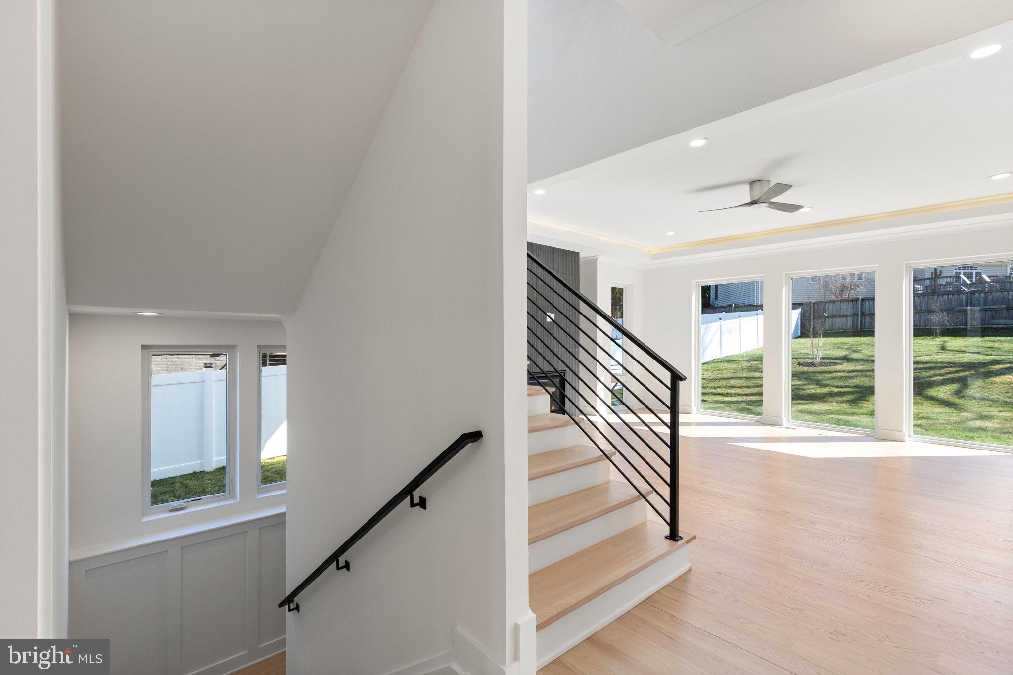 WOOD RUSSELL - Residential