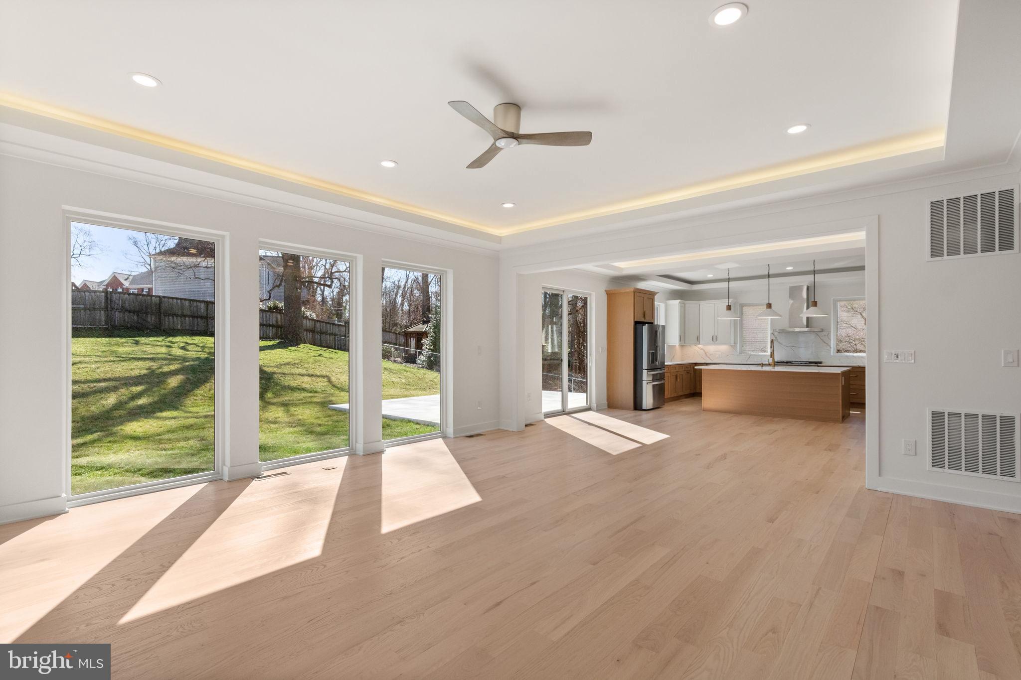 WOOD RUSSELL - Residential