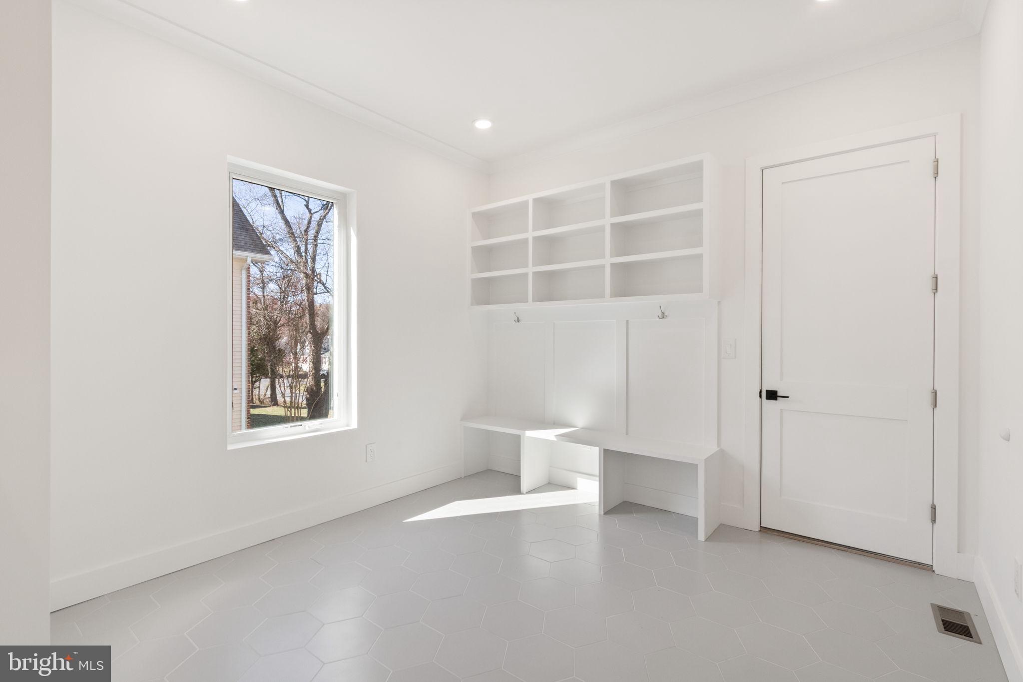 WOOD RUSSELL - Residential