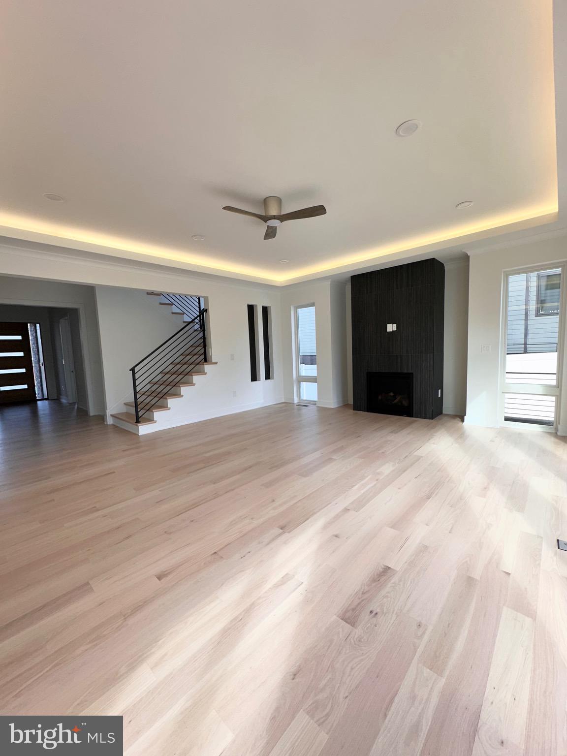 WOOD RUSSELL - Residential