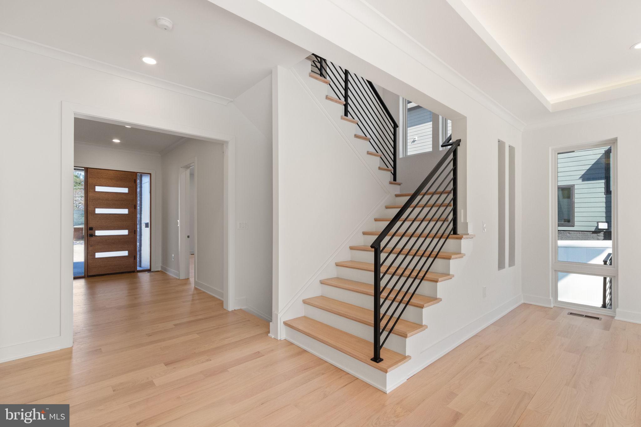 WOOD RUSSELL - Residential