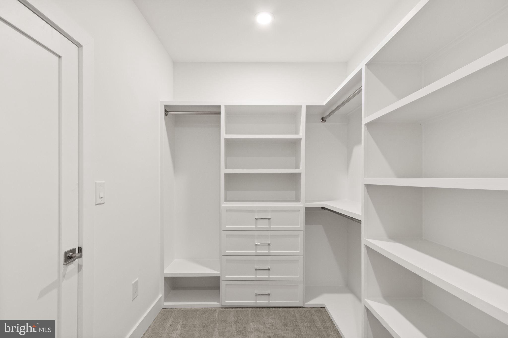 WOOD RUSSELL - Residential