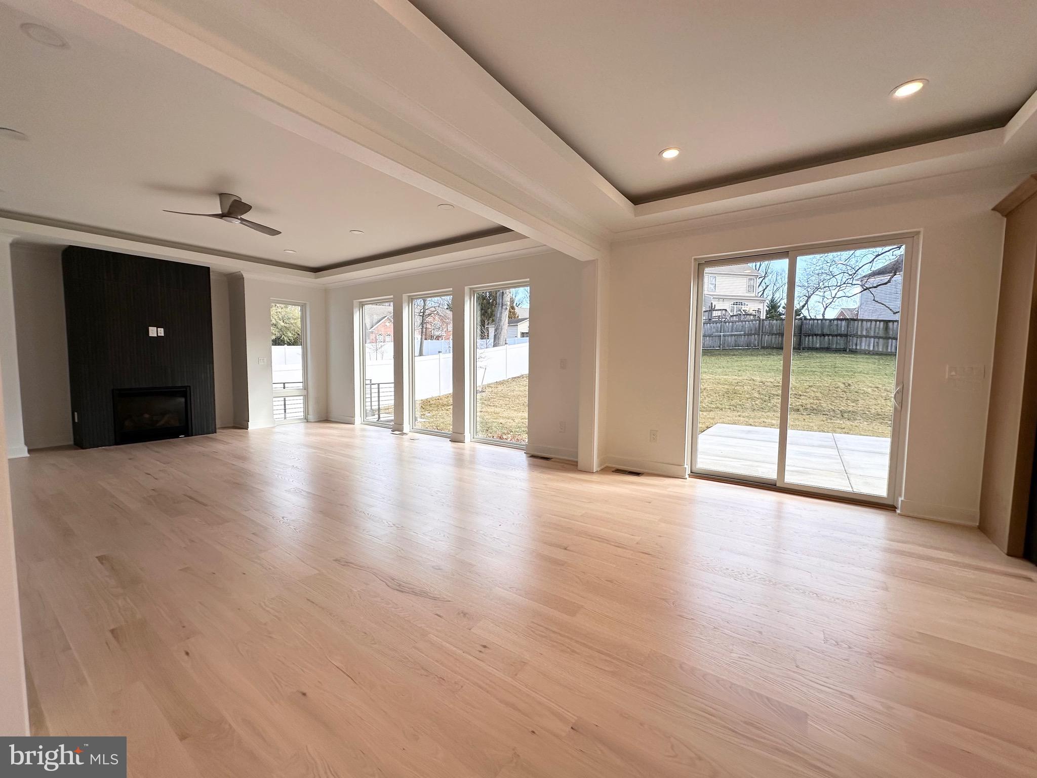 WOOD RUSSELL - Residential