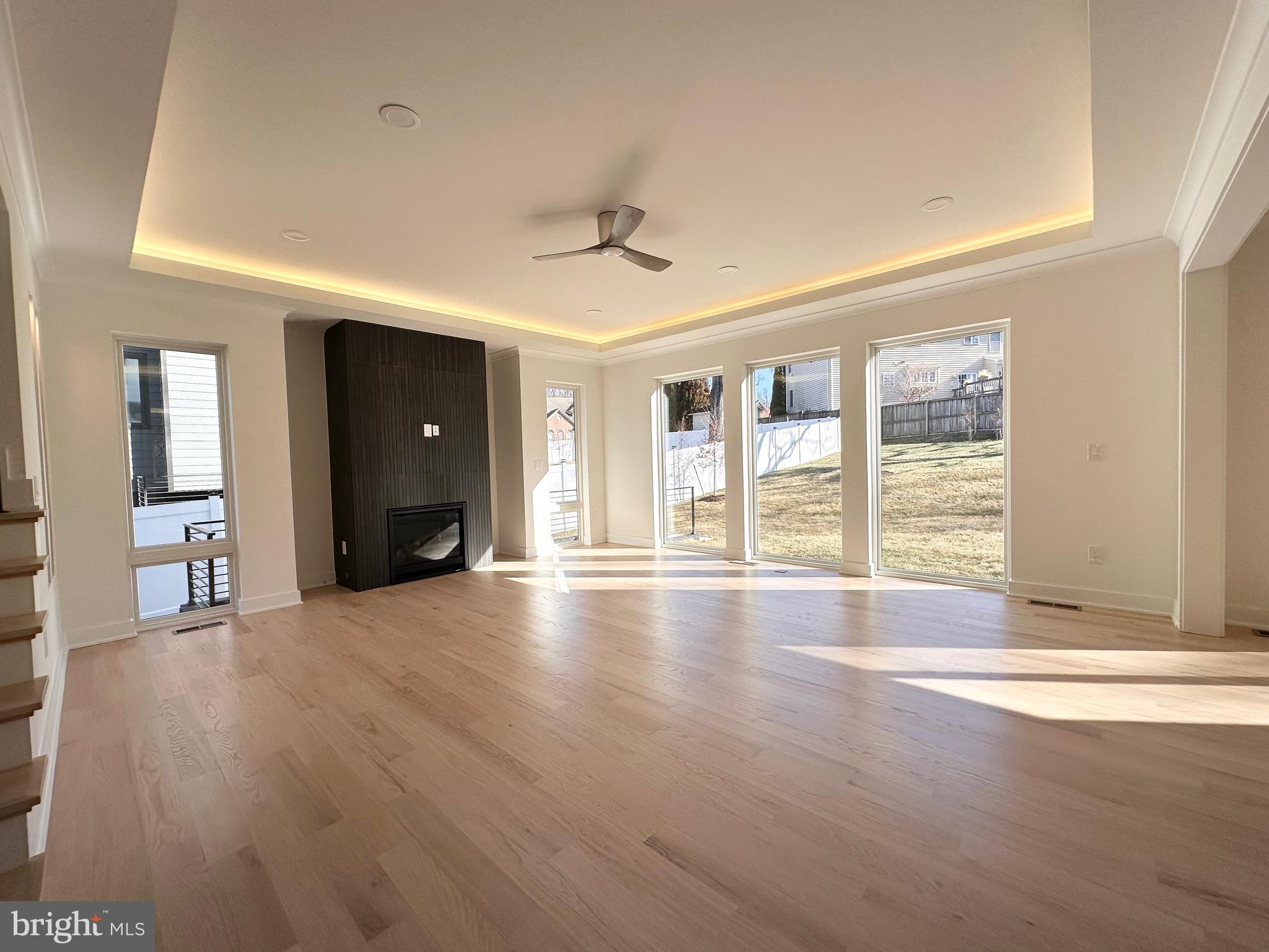 WOOD RUSSELL - Residential