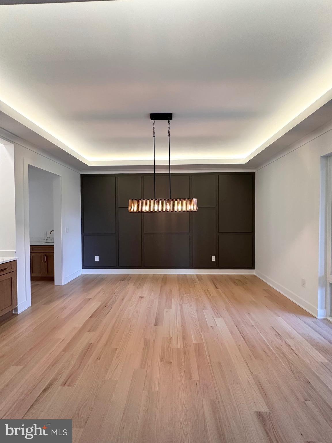 WOOD RUSSELL - Residential