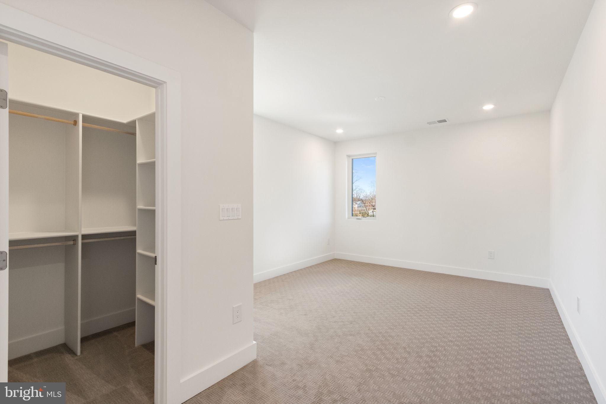 WOOD RUSSELL - Residential