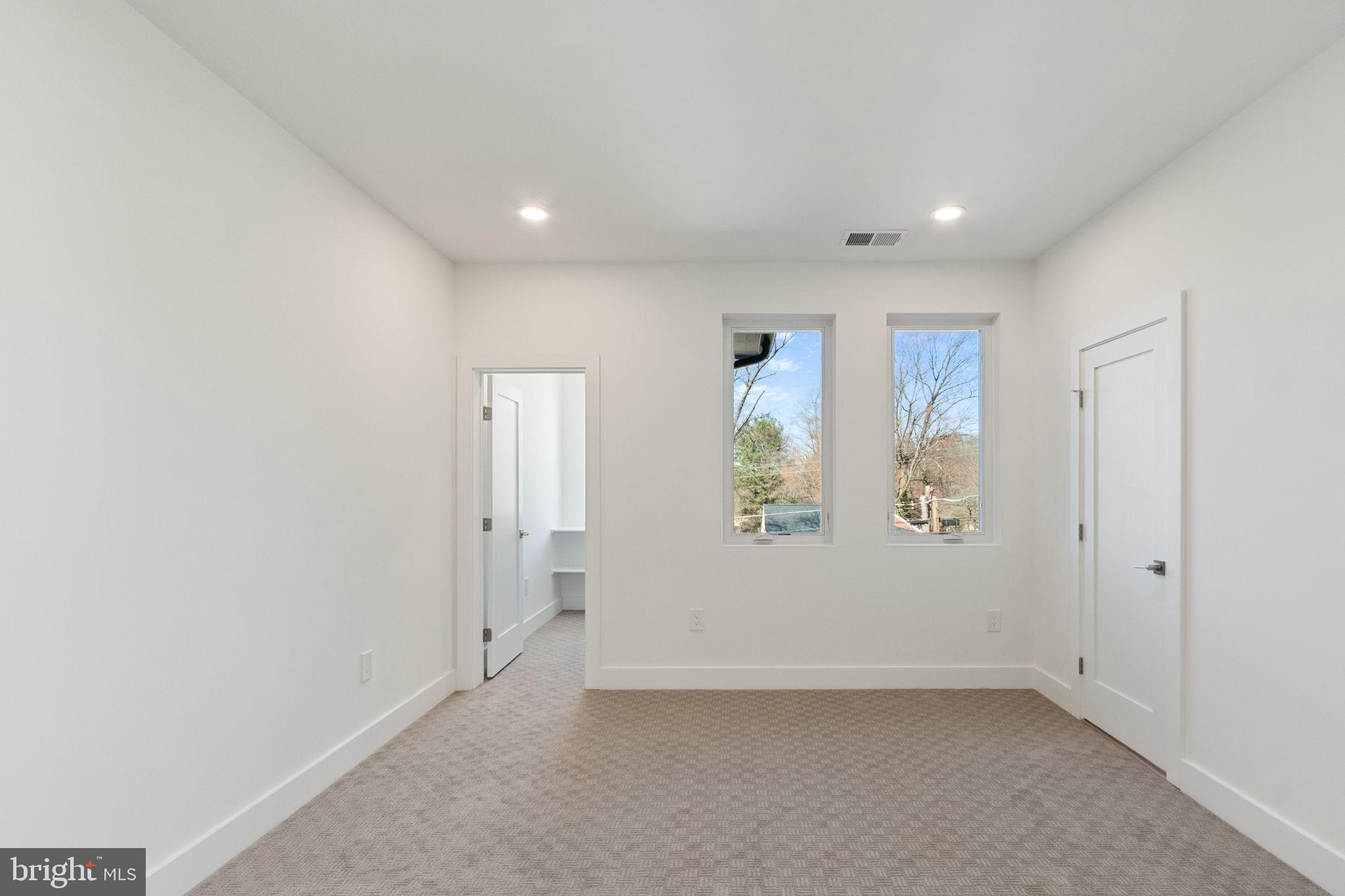 WOOD RUSSELL - Residential