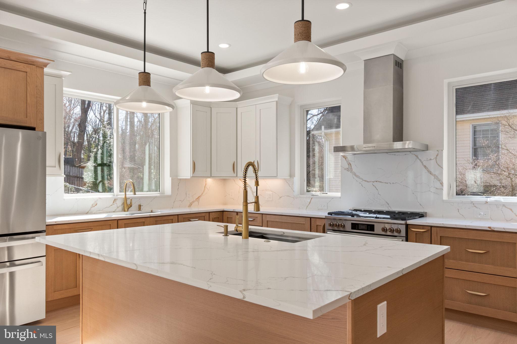 WOOD RUSSELL - Residential