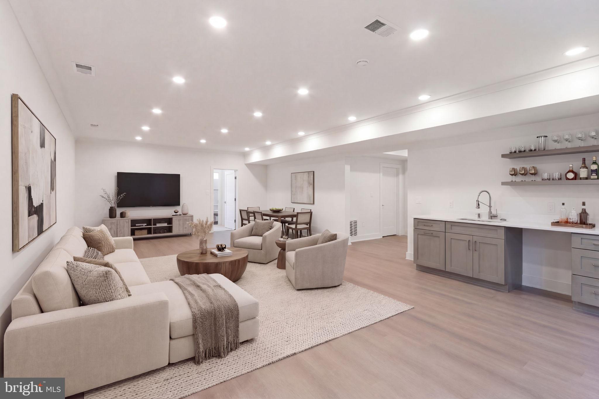 WOOD RUSSELL - Residential