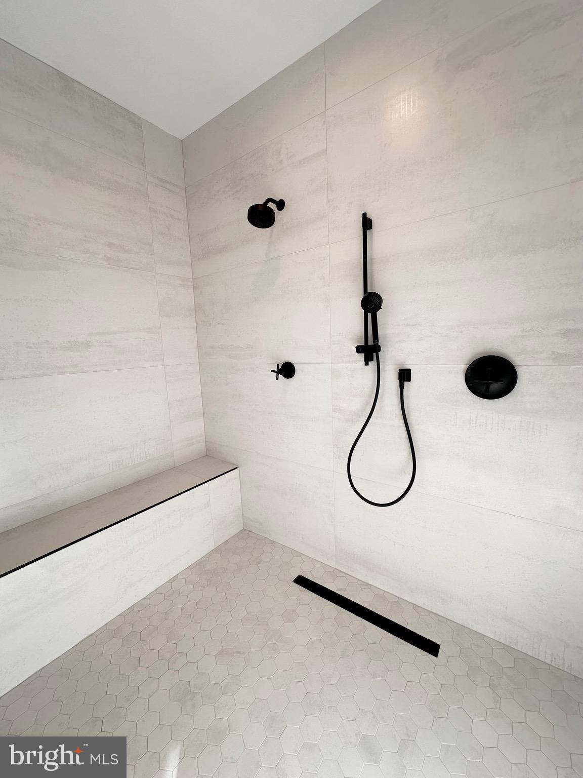 WOOD RUSSELL - Residential