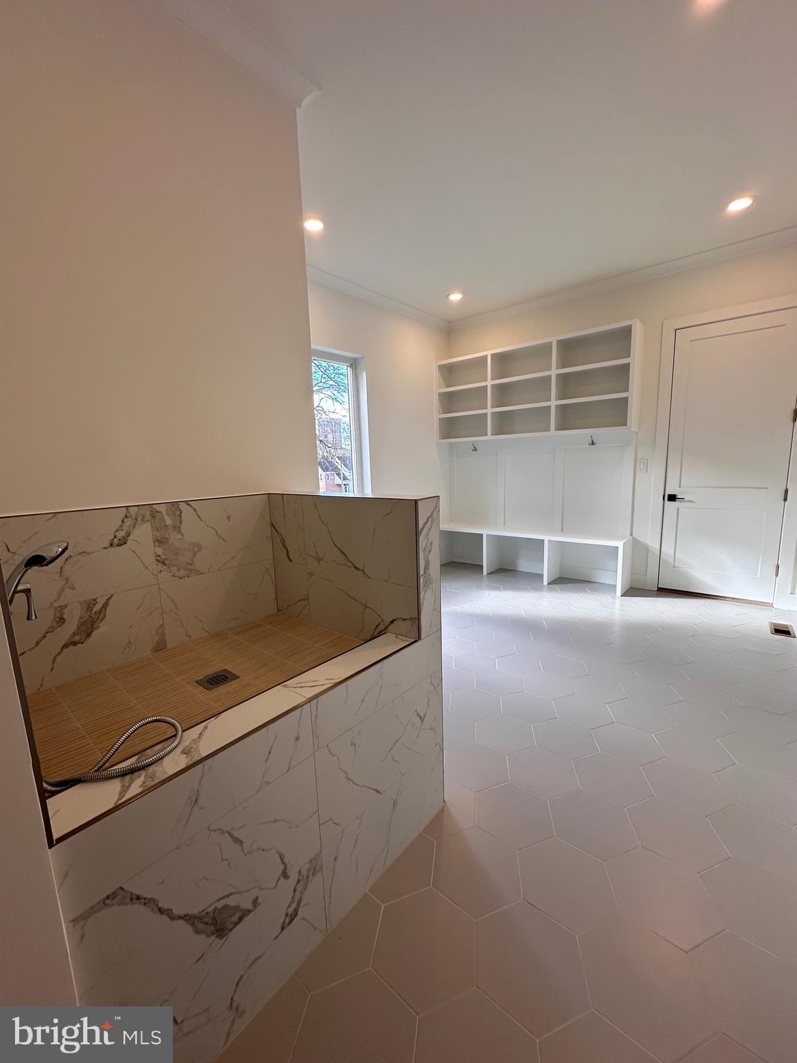 WOOD RUSSELL - Residential