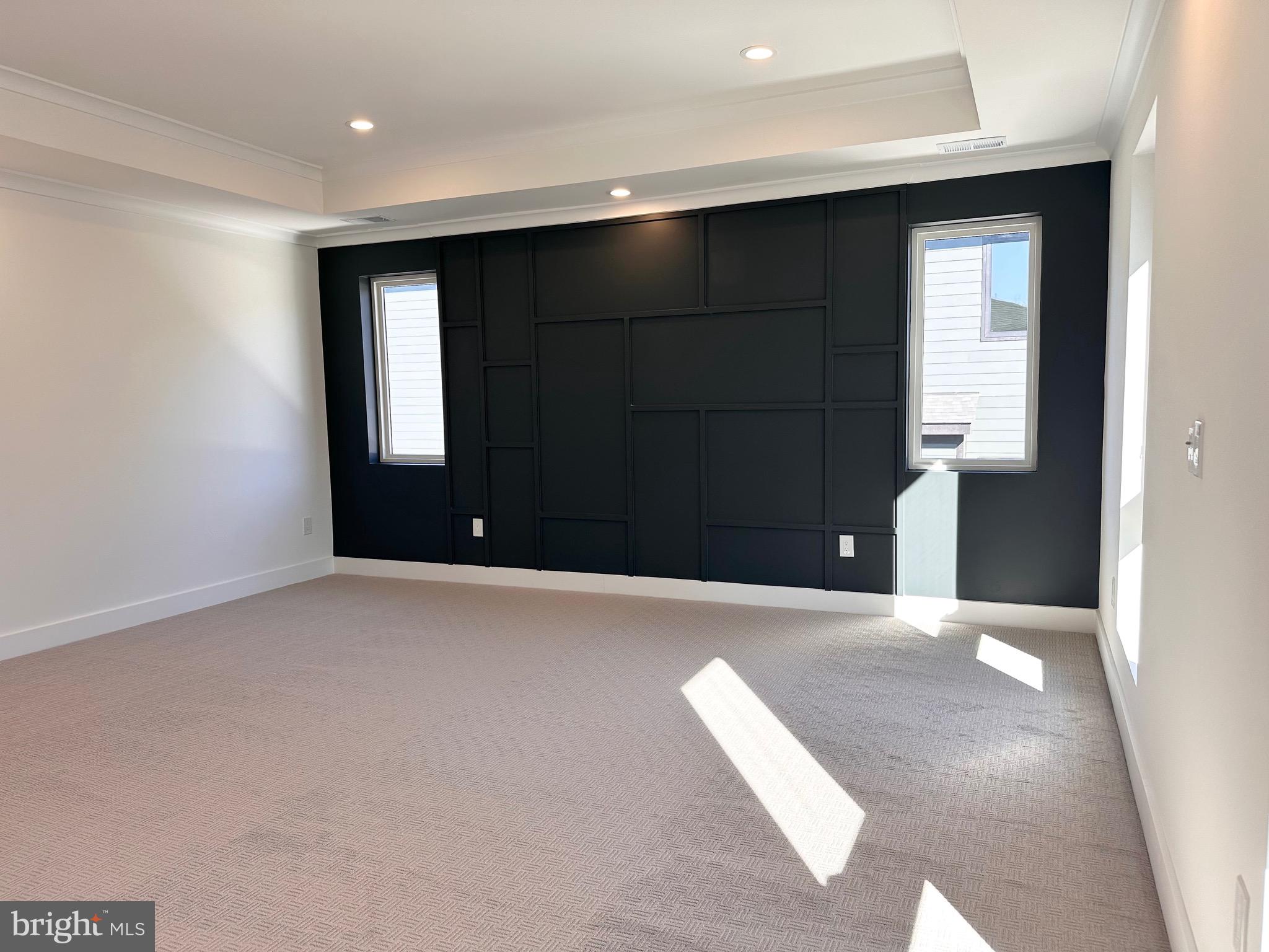 WOOD RUSSELL - Residential