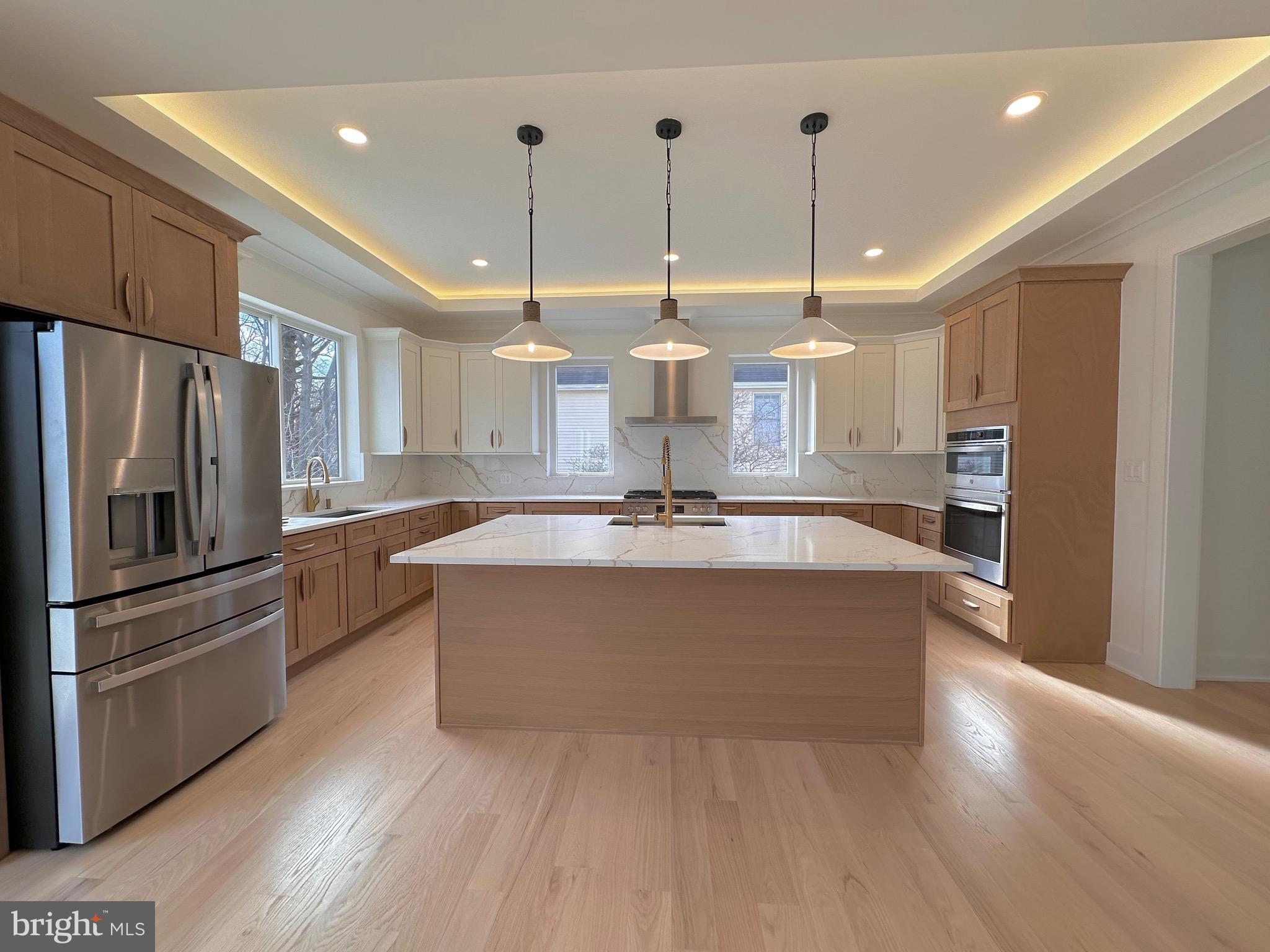 WOOD RUSSELL - Residential