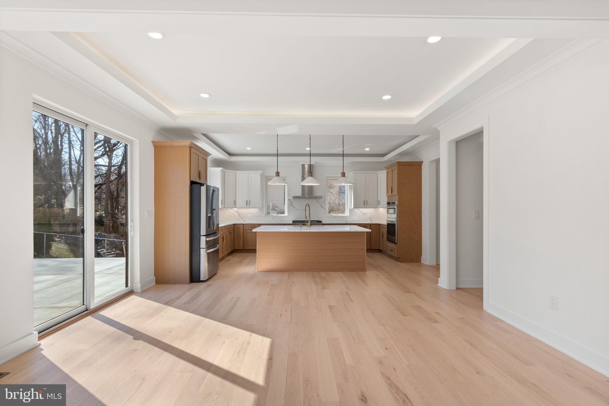 WOOD RUSSELL - Residential