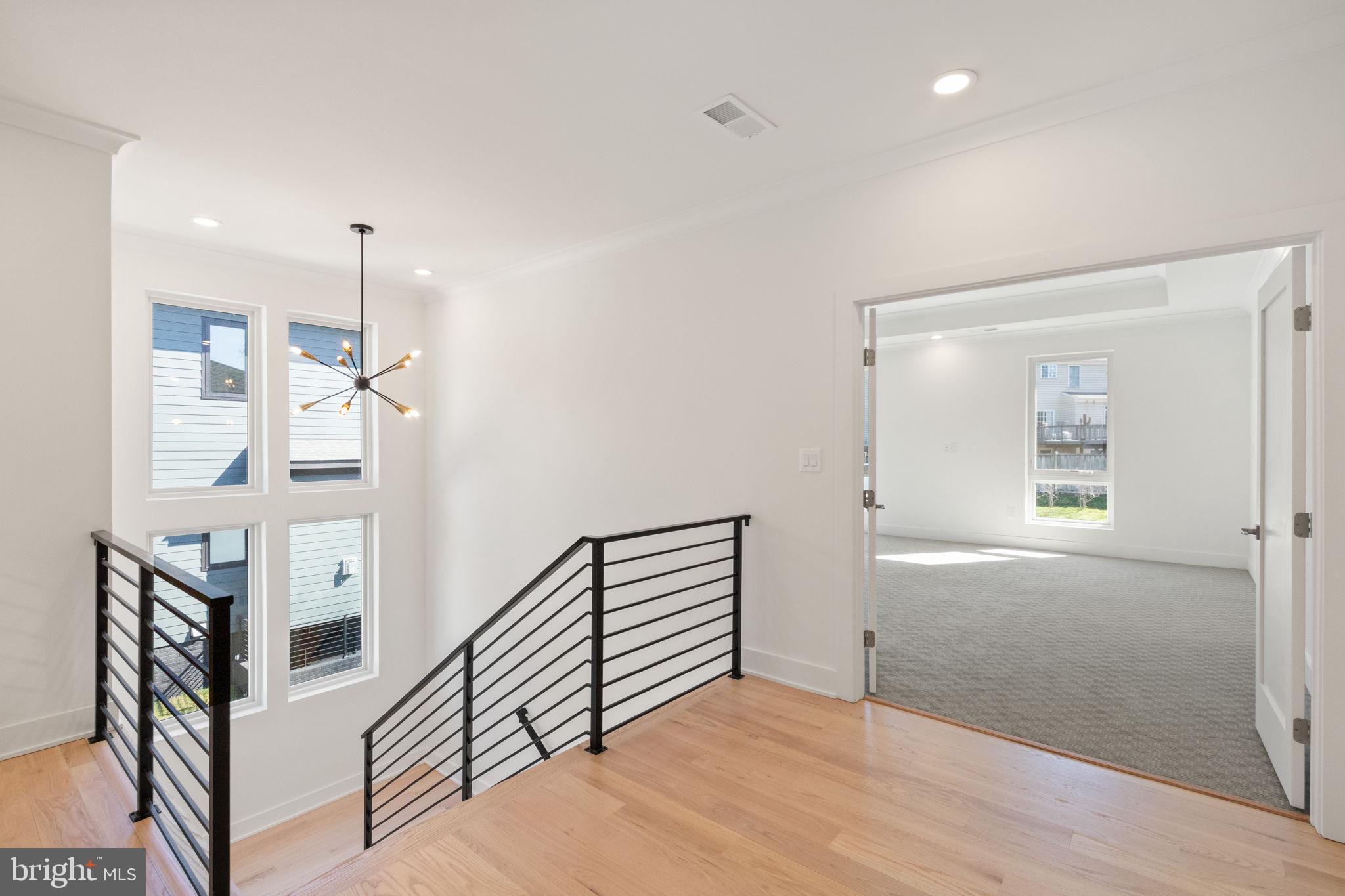 WOOD RUSSELL - Residential