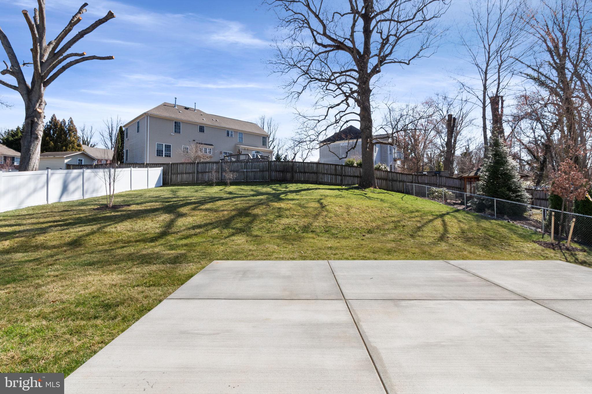 WOOD RUSSELL - Residential