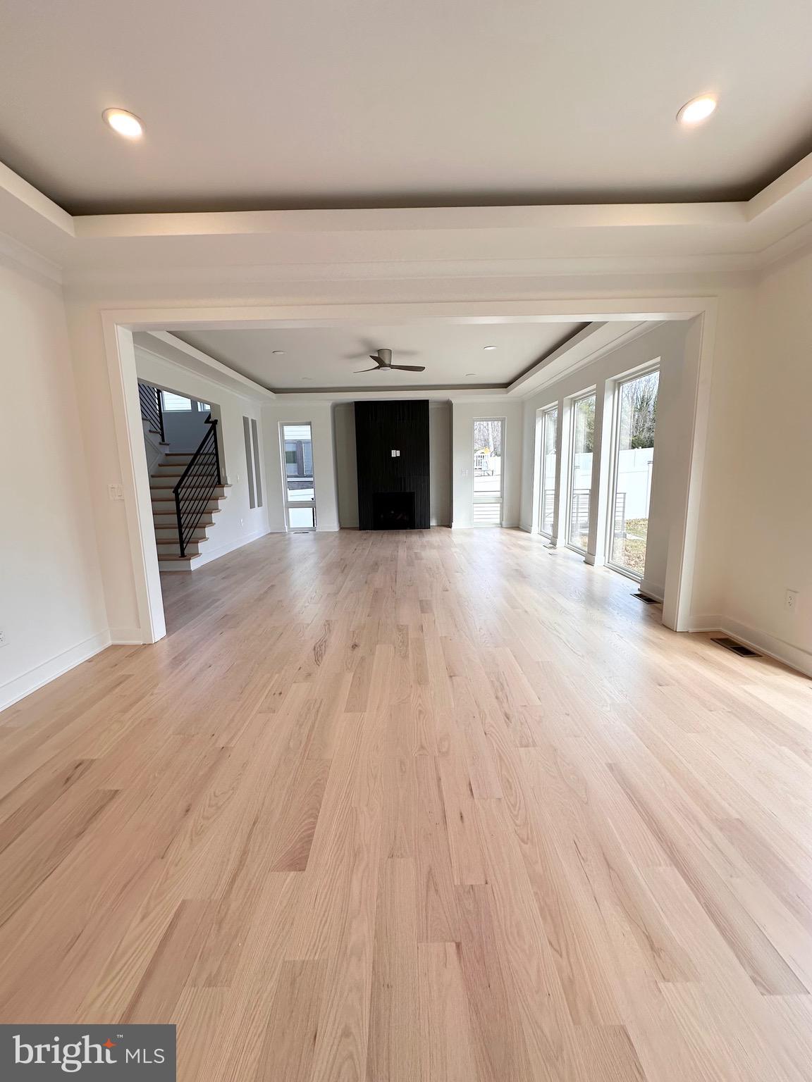 WOOD RUSSELL - Residential