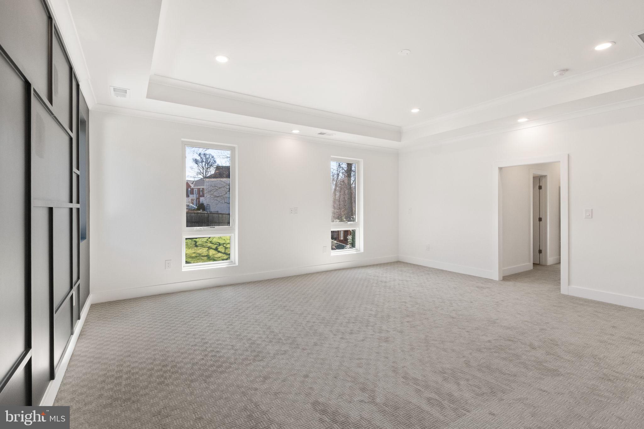 WOOD RUSSELL - Residential