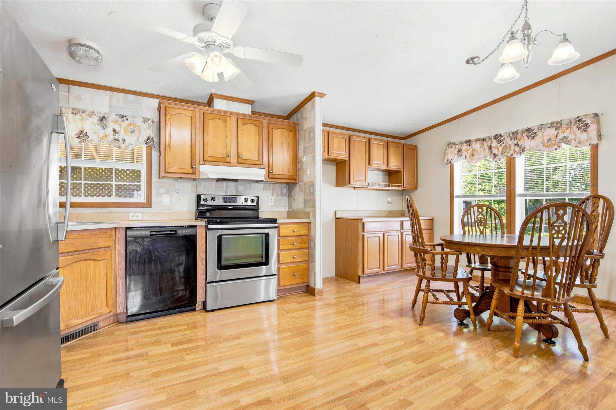 271 DOGWOOD DR