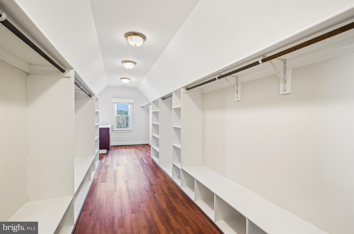 BROWNSTOWN ESTATES - Residential