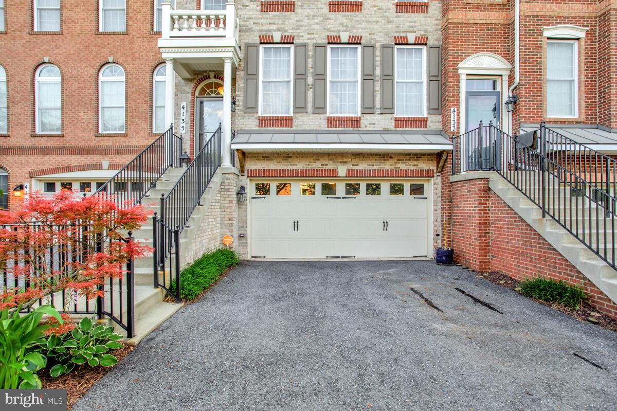 4135 CHARIOT WAY