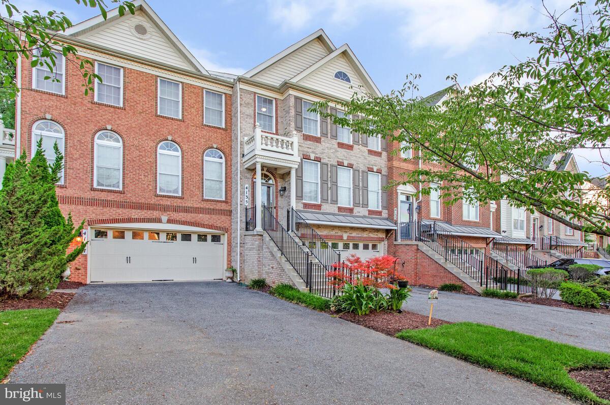 4135 CHARIOT WAY