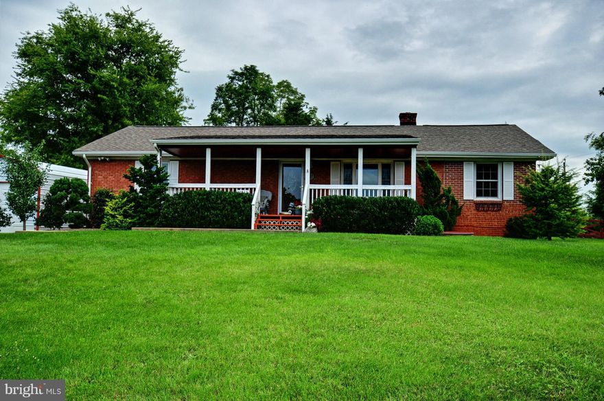 THIS HOME IS ELIGIBLE FOR USDA 100% FINANCINB. IMMACULATE & IMPECCABLY MAINTAINED ONE LEVEL 1696 SQ FT BRICK RAMBLER. 1.06 ACRES IN COUNTRY SETTING BUT CLOSE TO EVERYTHING.. LUSH LANDSCAPING.   LESS 2 MI TO NEW  SHOPPING CENTER (UNDER CONSTRUCTION) ON RT 17 IN BEALETON. PRIVATE FENCED REAR YARD. UPDATES GALORE, INCLUDING NEW SEPTIC SYSTEM. A REAL DEAL FOR A SMART SHOPPER!