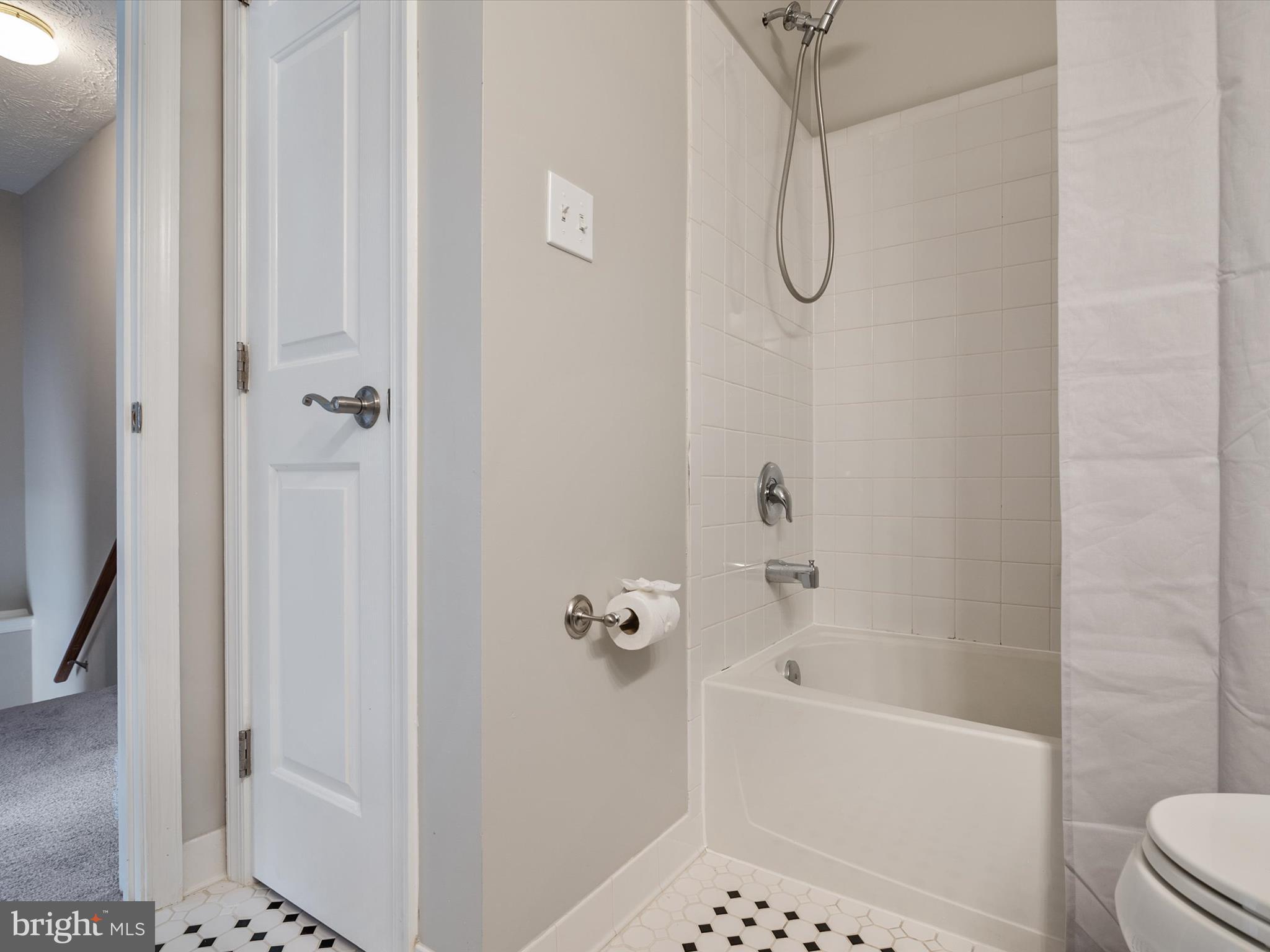 FOX CHASE - Residential