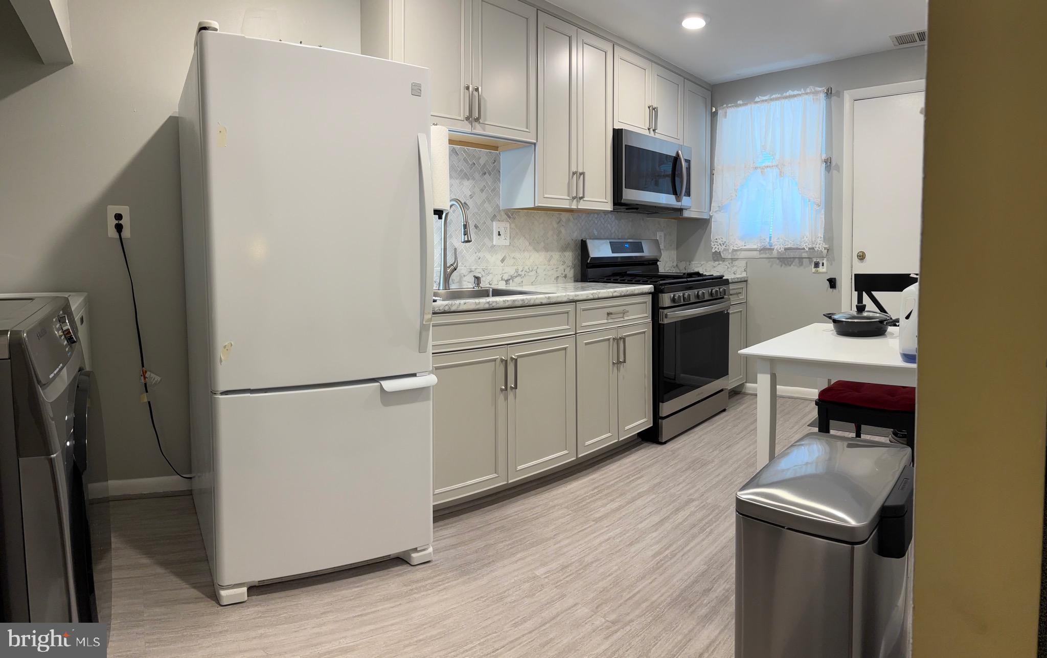 ASHLAND MEWS - Residential