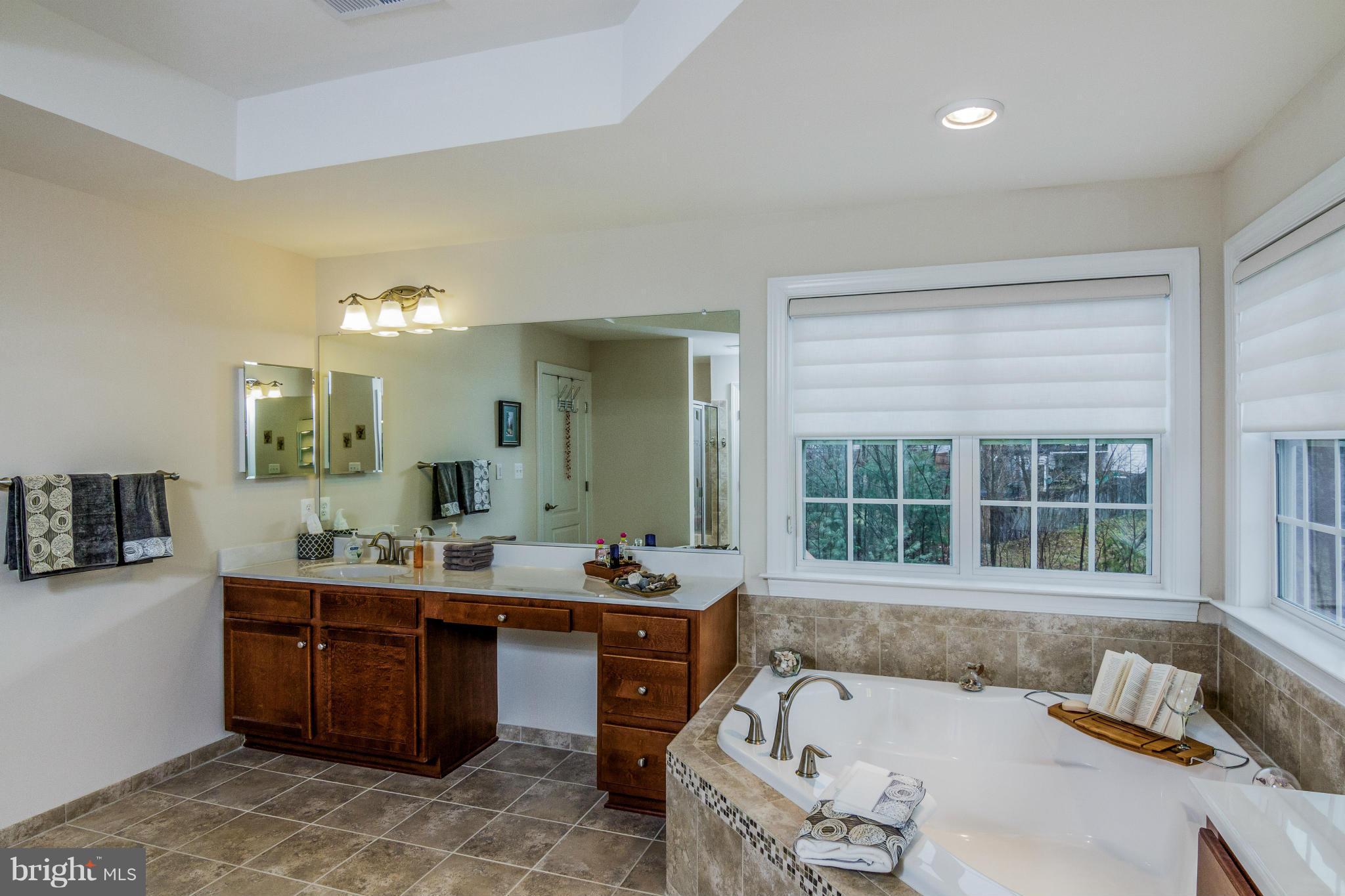 MANORS AT RIDGEFIELD ESTATES - Residential