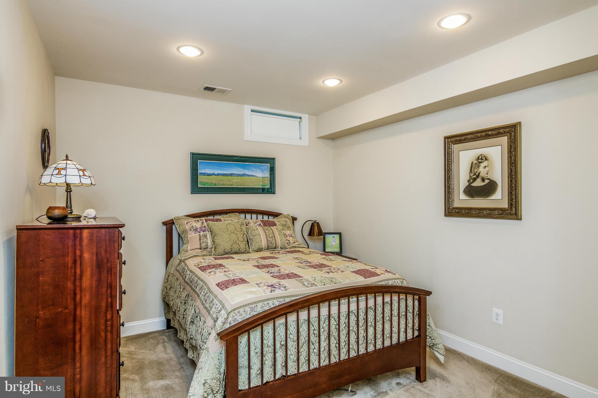 MANORS AT RIDGEFIELD ESTATES - Residential
