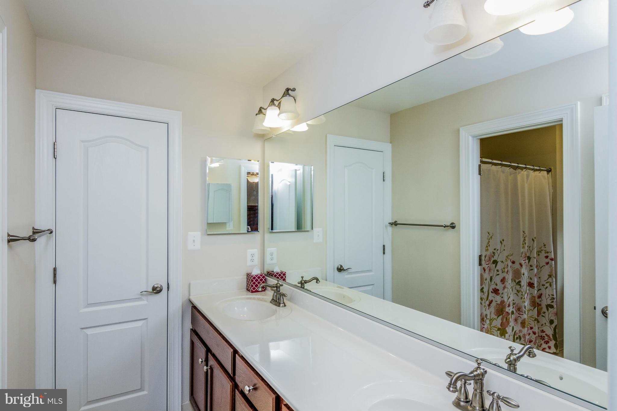 MANORS AT RIDGEFIELD ESTATES - Residential