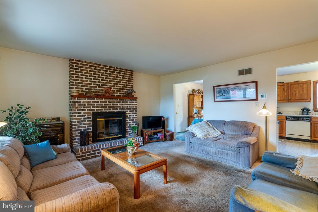 Photo of 313 Farm Del Circle, Lititz, PA 17543 (MLS # PALA2060308)