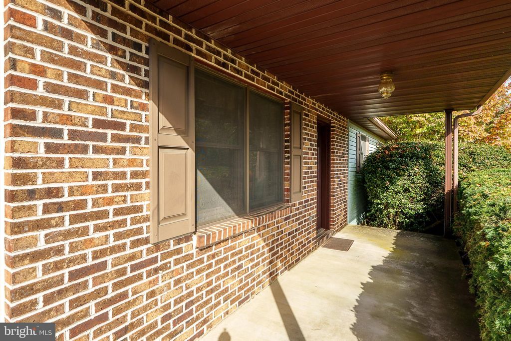 Photo of 313 Farm Del Circle, Lititz, PA 17543 (MLS # PALA2060308)