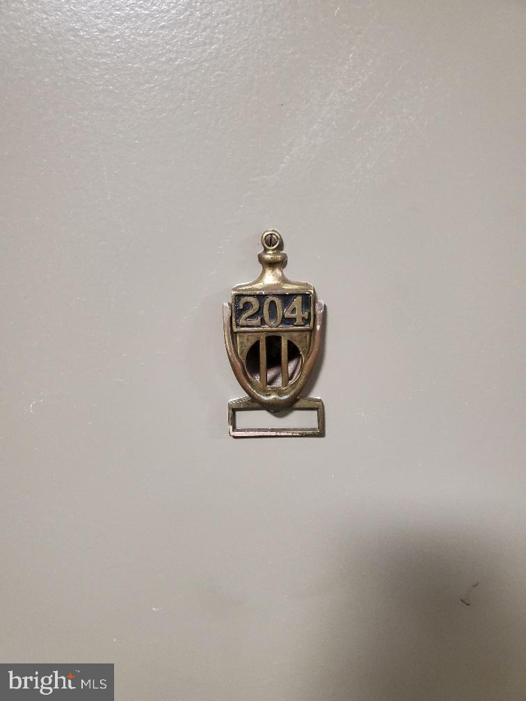 PARKSIDE CONDOMINIUMS - Residential Lease