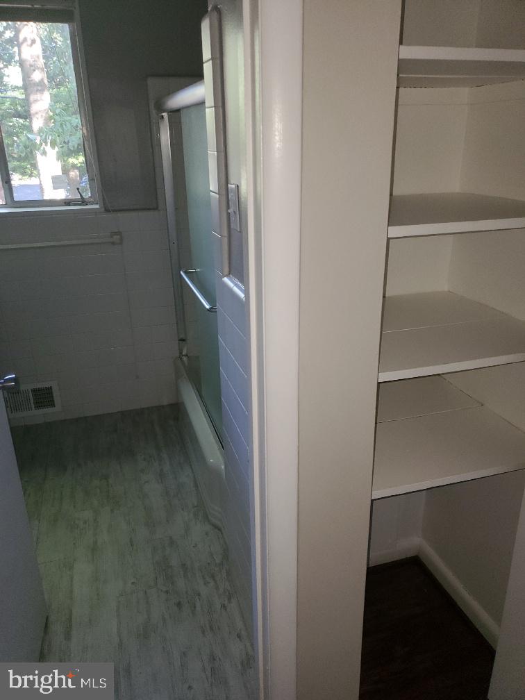 PARKSIDE CONDOMINIUMS - Residential Lease