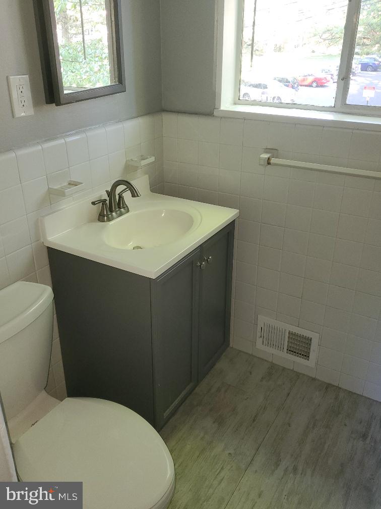 PARKSIDE CONDOMINIUMS - Residential Lease