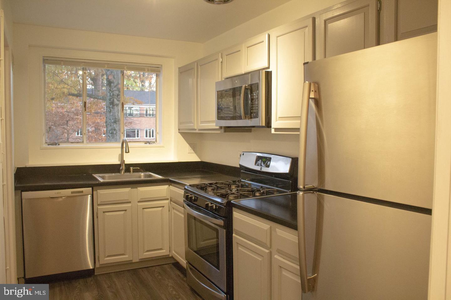 PARKSIDE CONDOMINIUMS - Residential Lease