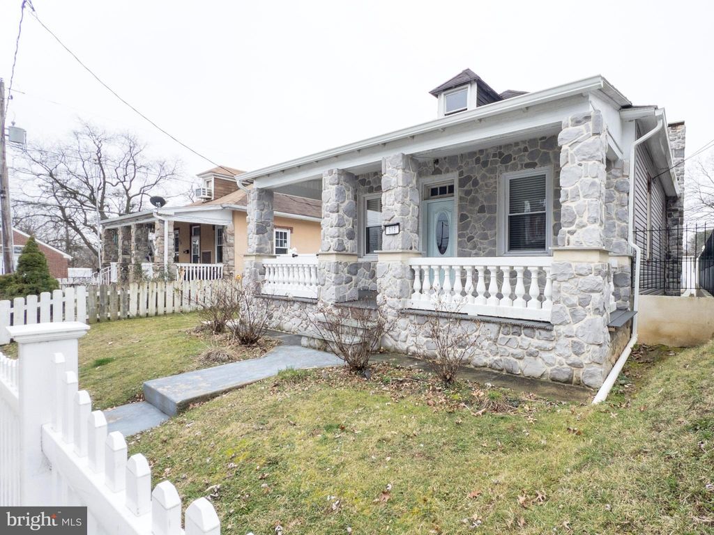 Photo of 518 Laurel Street, Lancaster, PA 17603 (MLS # PALA2048890)